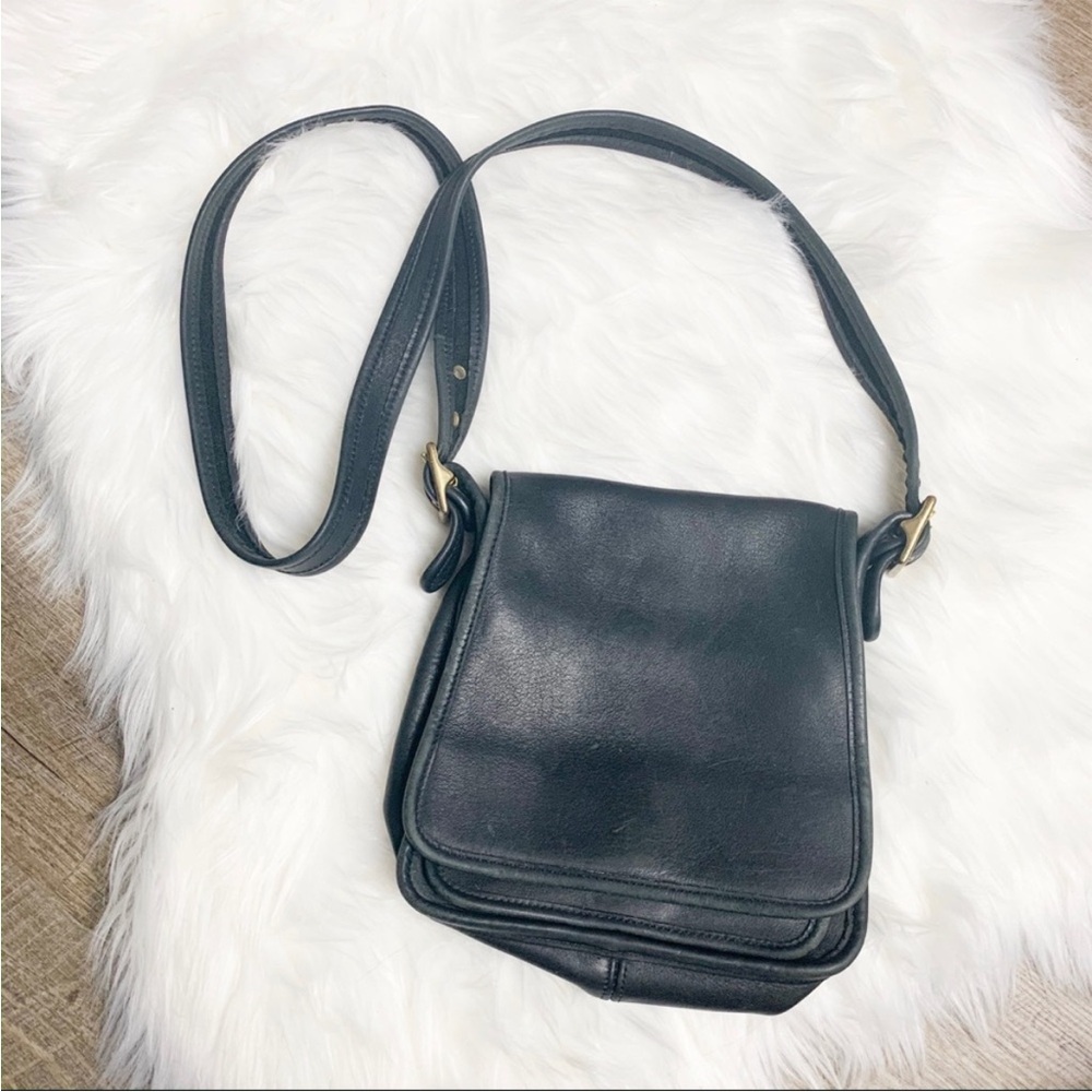 Elegant Black Leather Shoulder Bag